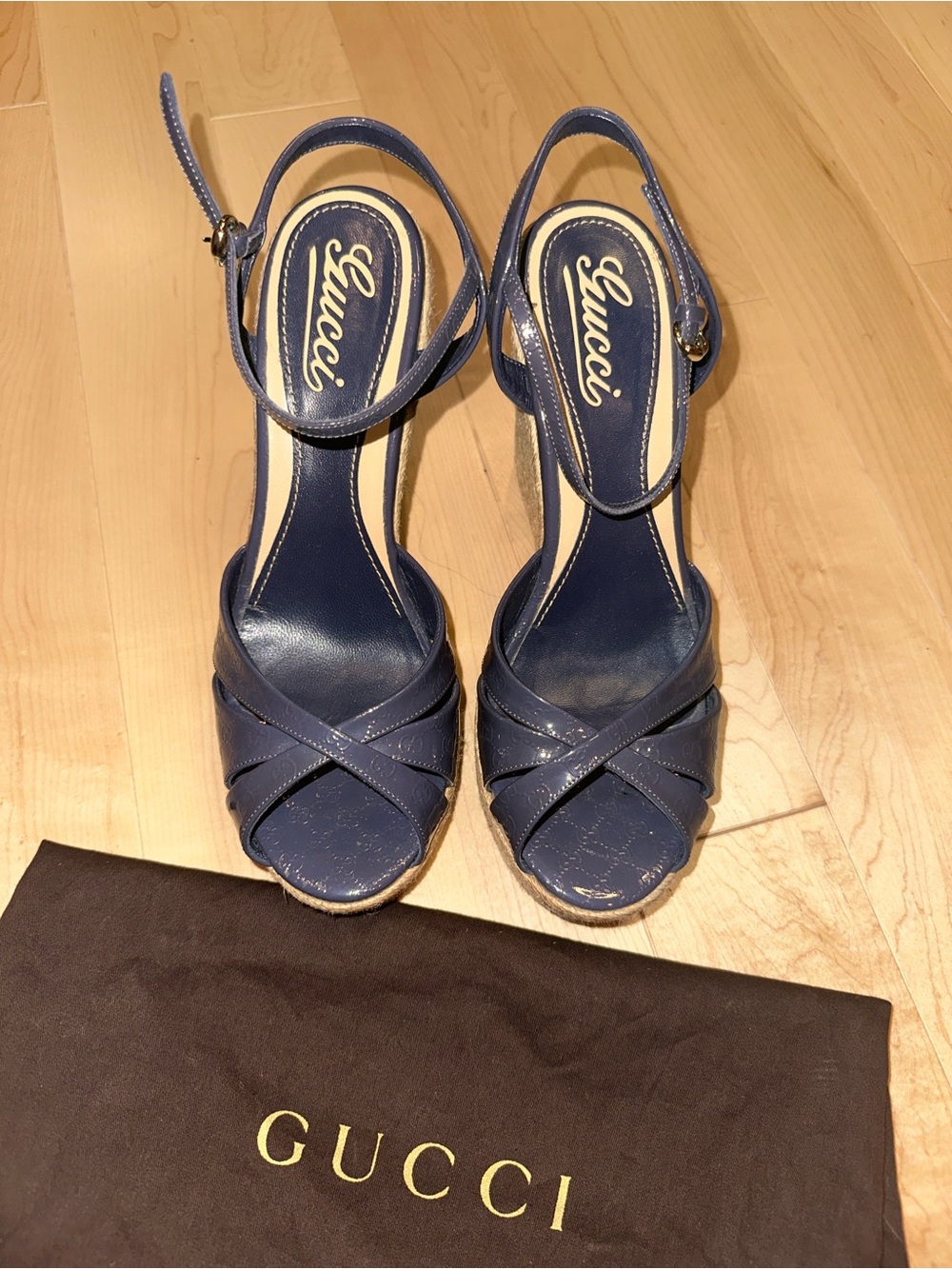 Gucci Navy Patent Vernice Microguccissima Monogram Espadrille Wedges size 8.5